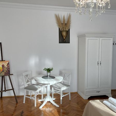 Residence Piata Armelor Sibiu Buitenkant foto