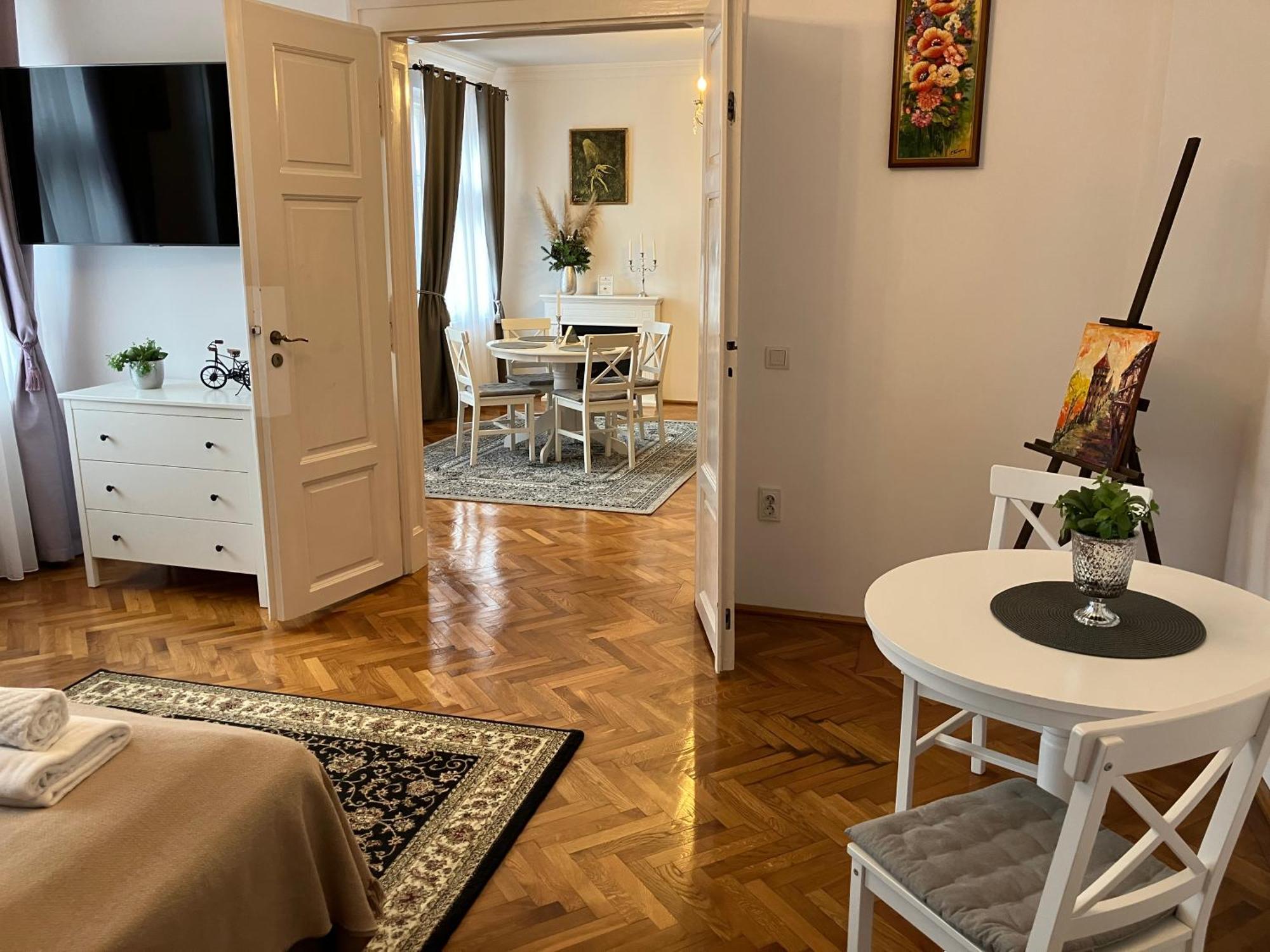 Residence Piata Armelor Sibiu Buitenkant foto
