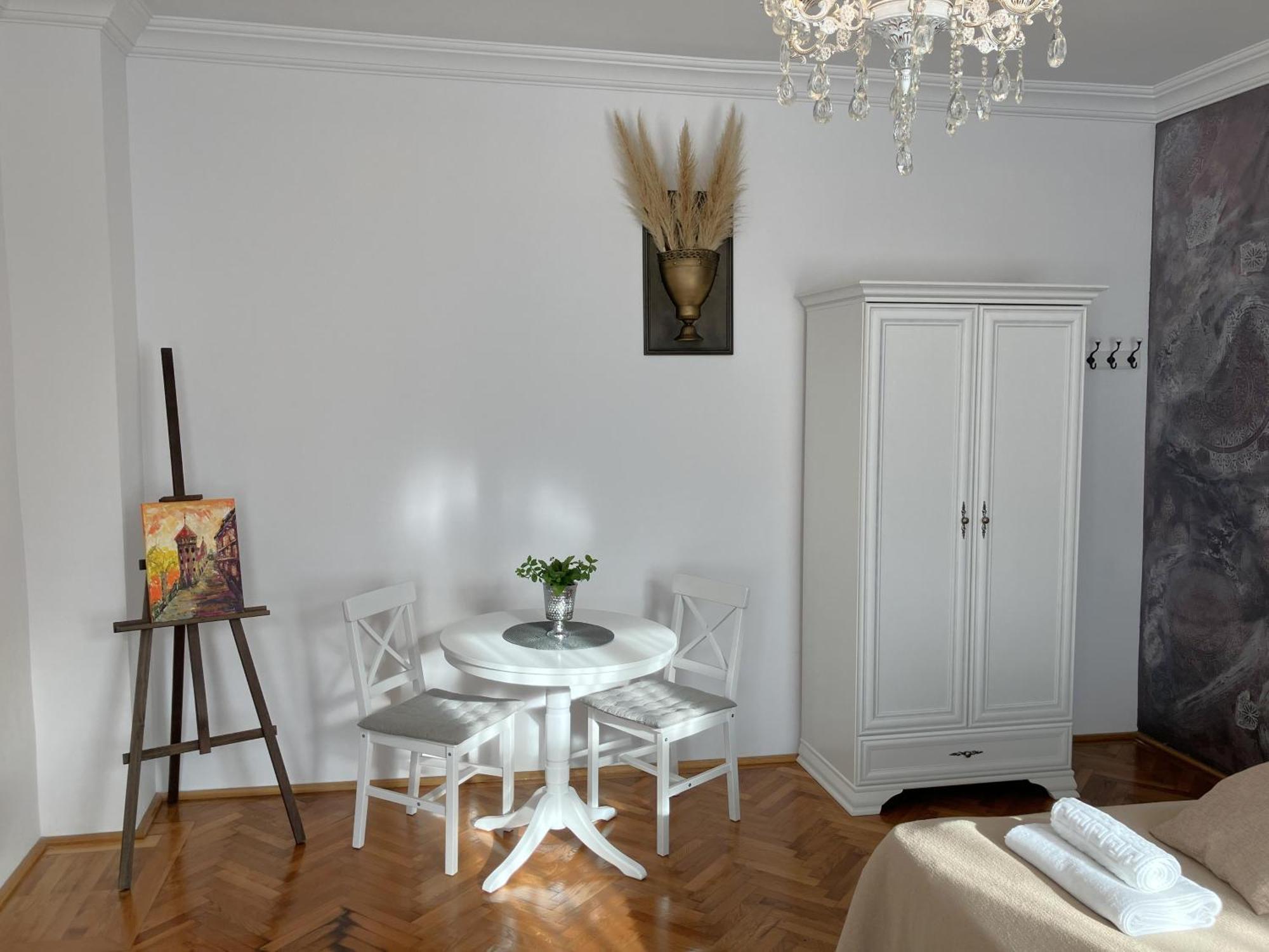 Residence Piata Armelor Sibiu Buitenkant foto