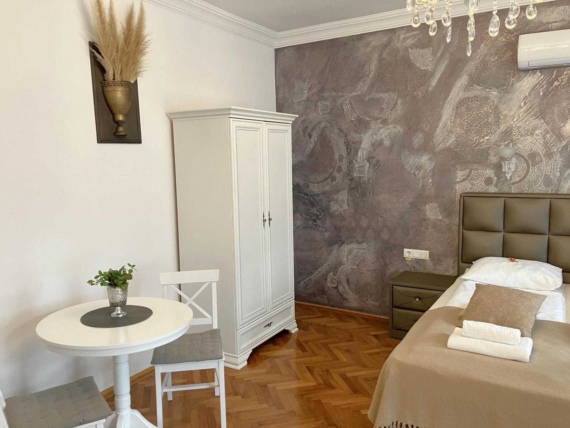Residence Piata Armelor Sibiu Buitenkant foto